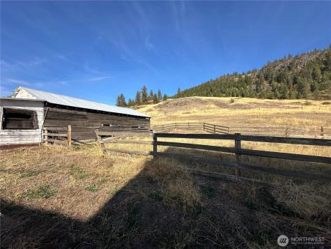 640 Highland Loop Road Kettle Falls WA 99141