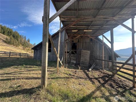 640 Highland Loop Road Kettle Falls WA 99141