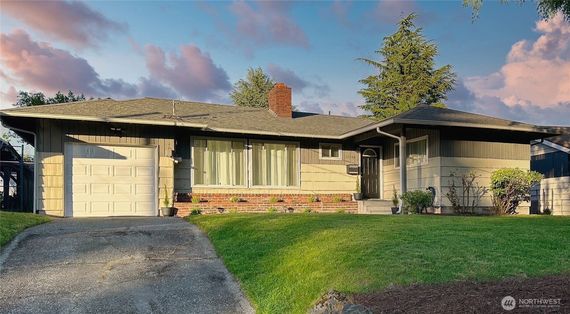 10746 63rd Avenue S Seattle WA 98178