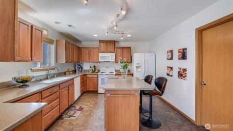 28843 213th Court SE Kent WA 98042