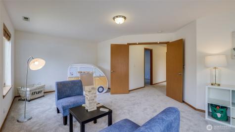 28843 213th Court SE Kent WA 98042