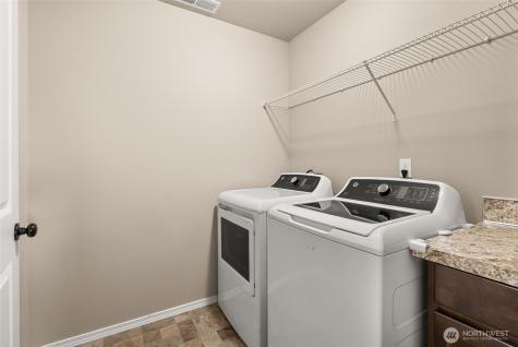 114 Lillian Lane SE Rainier WA 98576