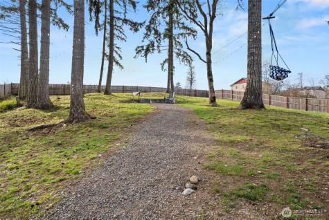 114 Lillian Lane SE Rainier WA 98576