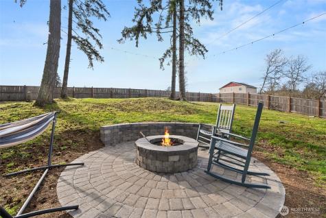 114 Lillian Lane SE Rainier WA 98576