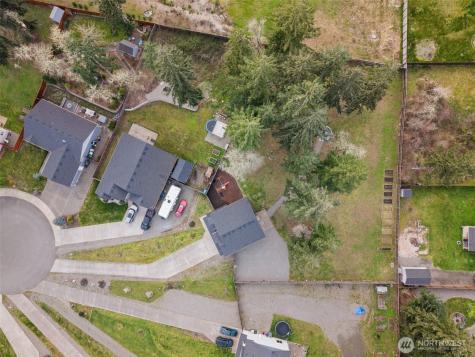 114 Lillian Lane SE Rainier WA 98576