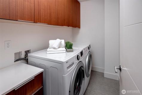 4274 NE 50th Street Seattle WA 98105