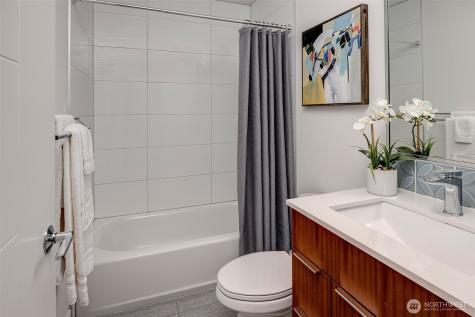4274 NE 50th Street Seattle WA 98105