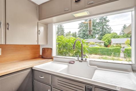 11521 Corliss Avenue N Seattle WA 98133