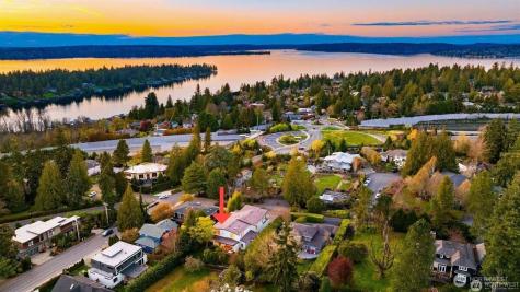 9215 32ND Clyde Hill WA 98004