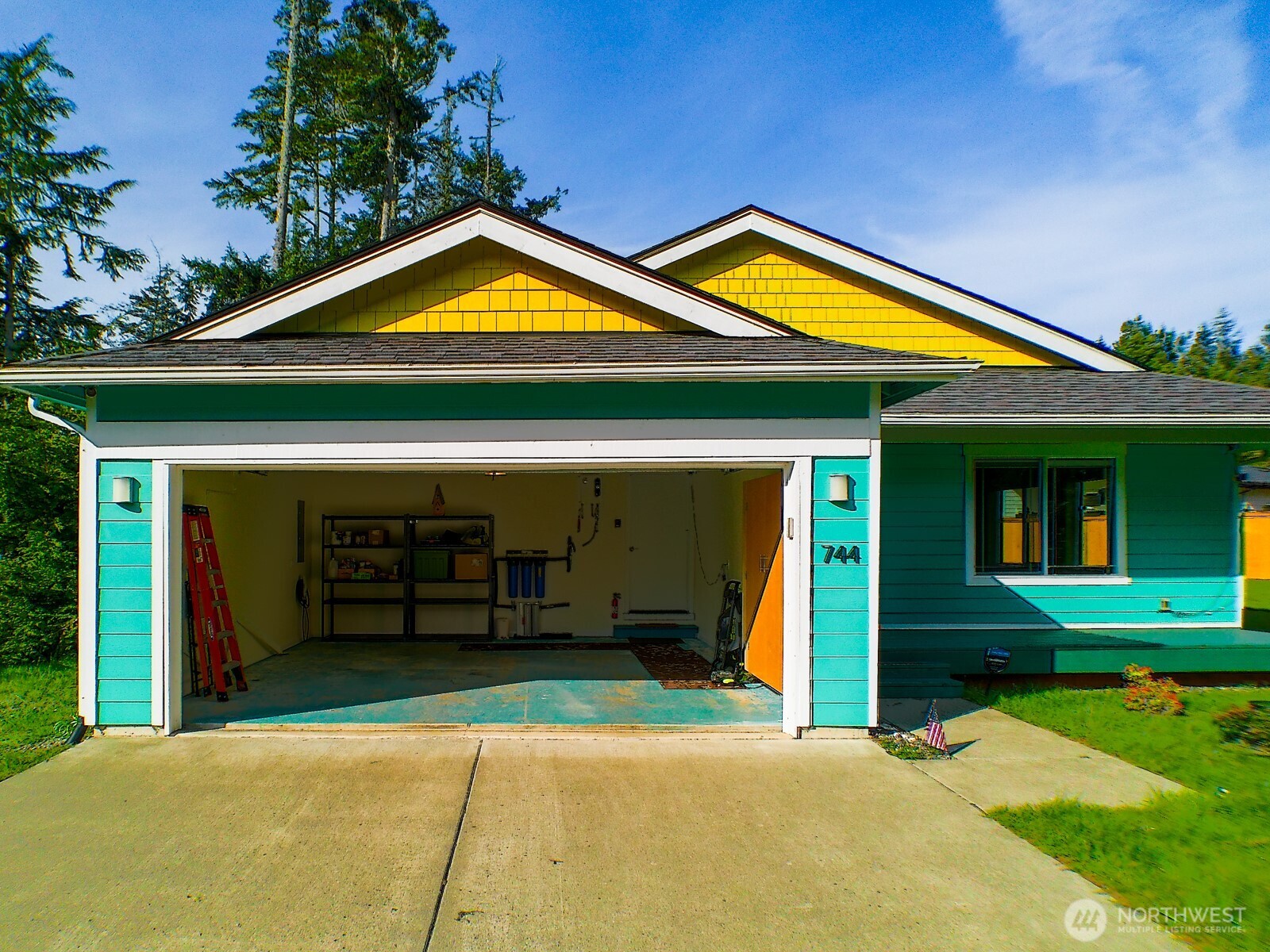 744 Evergreen Avenue Ocean Shores WA 98569