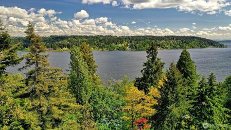 5035 NE 178th Street Lake Forest Park WA 98155