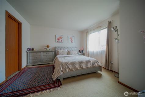 1409 51st Place NE Auburn WA 98002