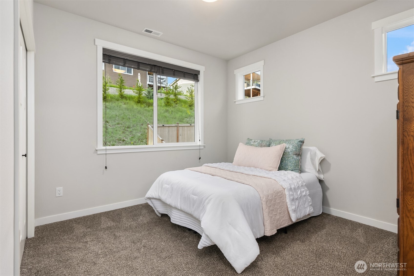 1762 NE Crystallia Court Poulsbo WA 98370
