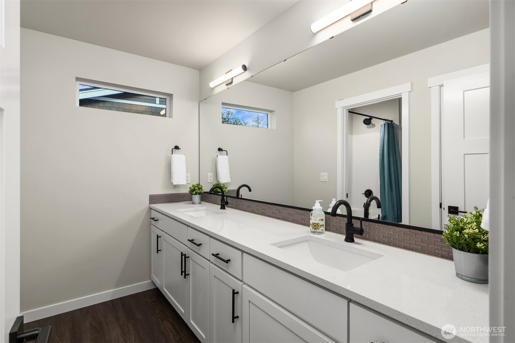 1762 NE Crystallia Court Poulsbo WA 98370