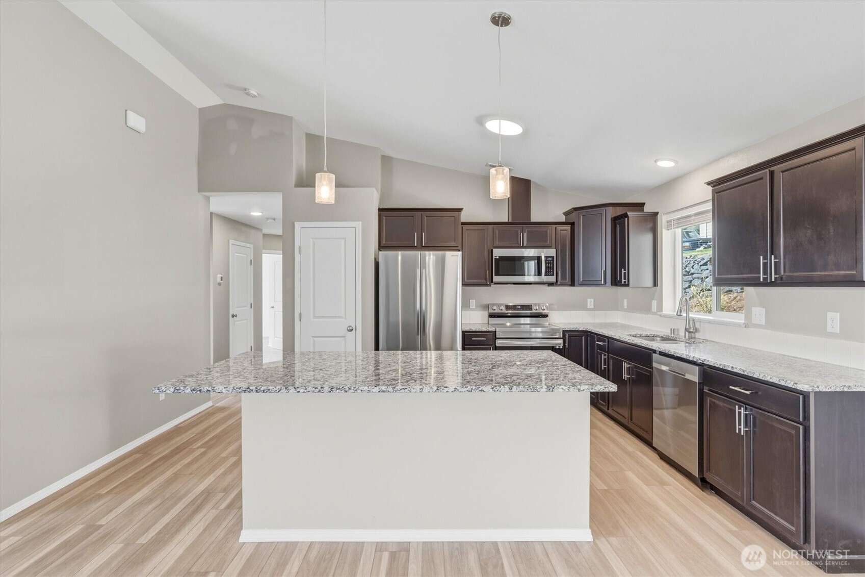9 Curtis Longview WA 98632