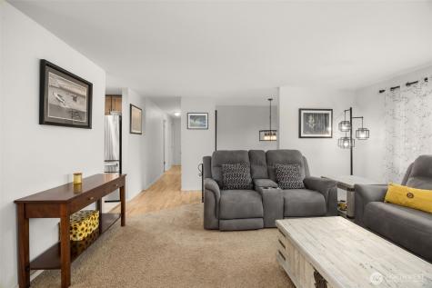 7627 NE 202nd Place Kenmore WA 98028