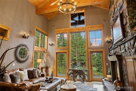 820 Iron Monarch Loop Cle Elum WA 98922