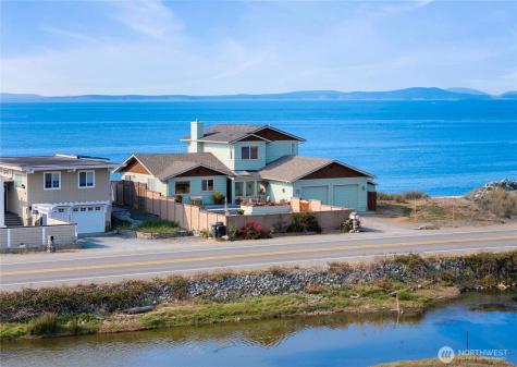 2597 West Beach Road Oak Harbor WA 98277