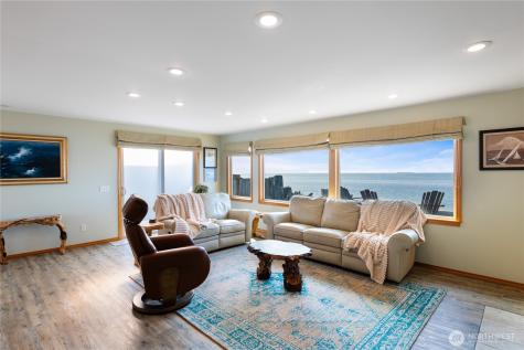 2597 West Beach Road Oak Harbor WA 98277