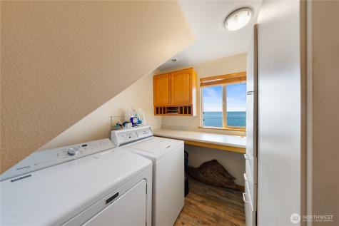 2597 West Beach Road Oak Harbor WA 98277
