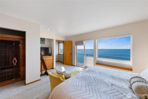 2597 West Beach Road Oak Harbor WA 98277