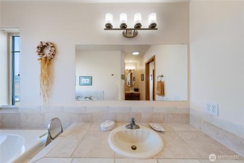 2597 West Beach Road Oak Harbor WA 98277