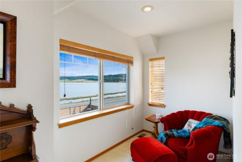 2597 West Beach Road Oak Harbor WA 98277