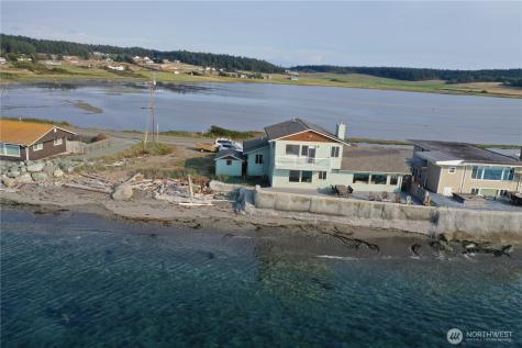 2597 West Beach Road Oak Harbor WA 98277