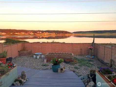 2597 West Beach Road Oak Harbor WA 98277