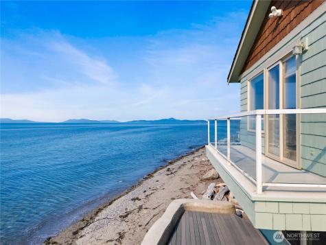 2597 West Beach Road Oak Harbor WA 98277