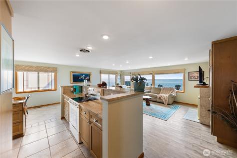 2597 West Beach Road Oak Harbor WA 98277