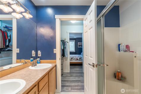 12704 64th Avenue E Puyallup WA 98373