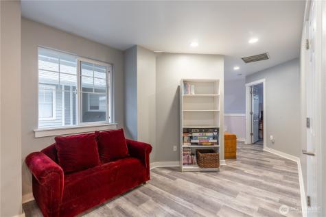 12704 64th Avenue E Puyallup WA 98373