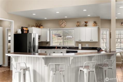31 Rooster Flats Oroville WA 98844