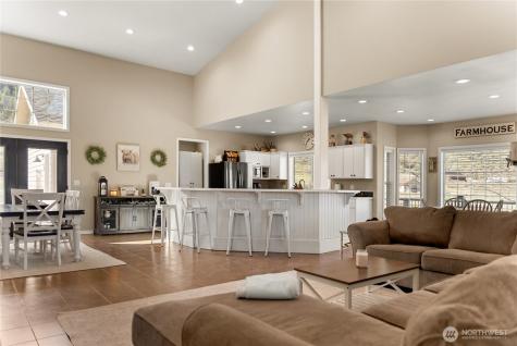 31 Rooster Flats Oroville WA 98844