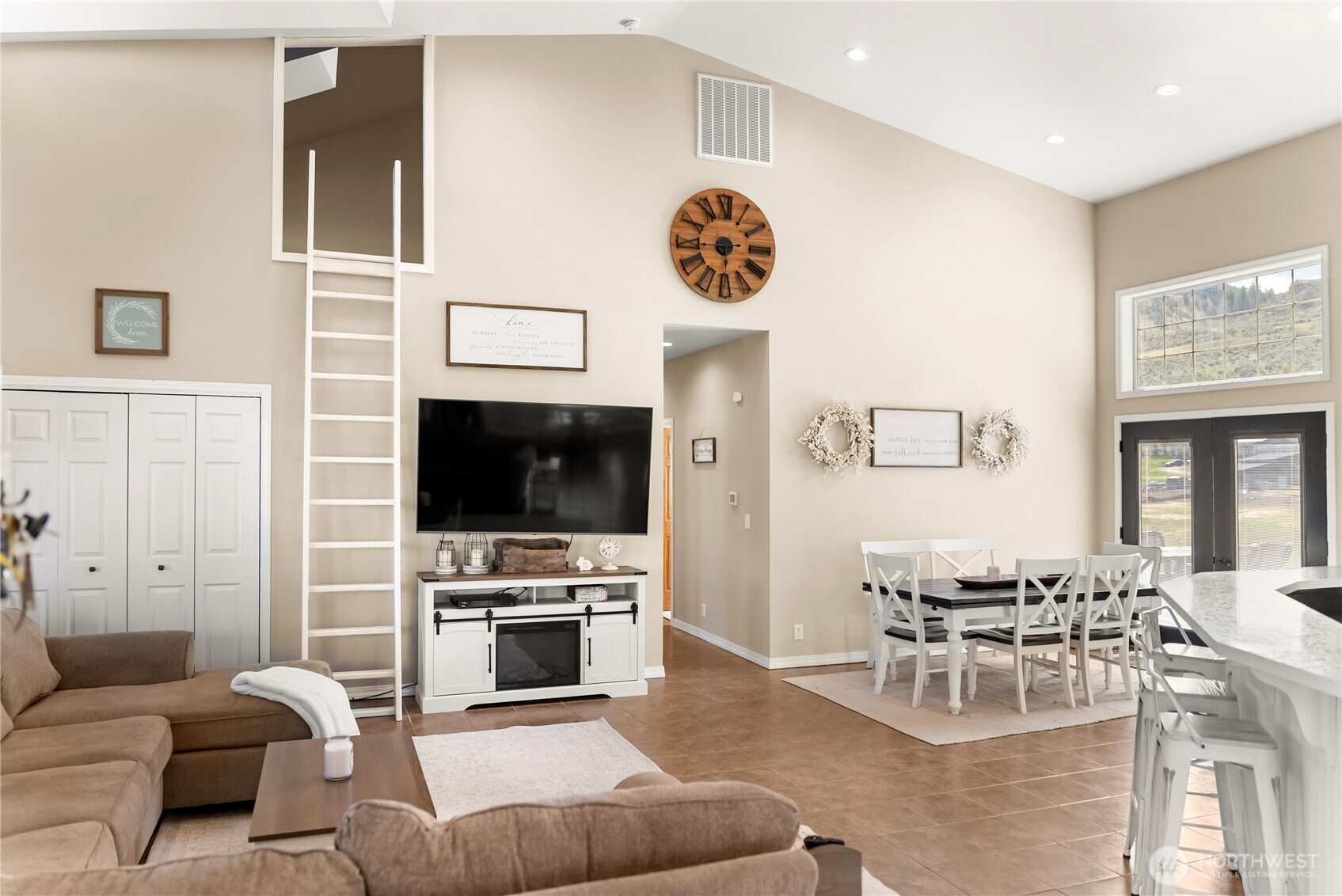 31 Rooster Flats Oroville WA 98844