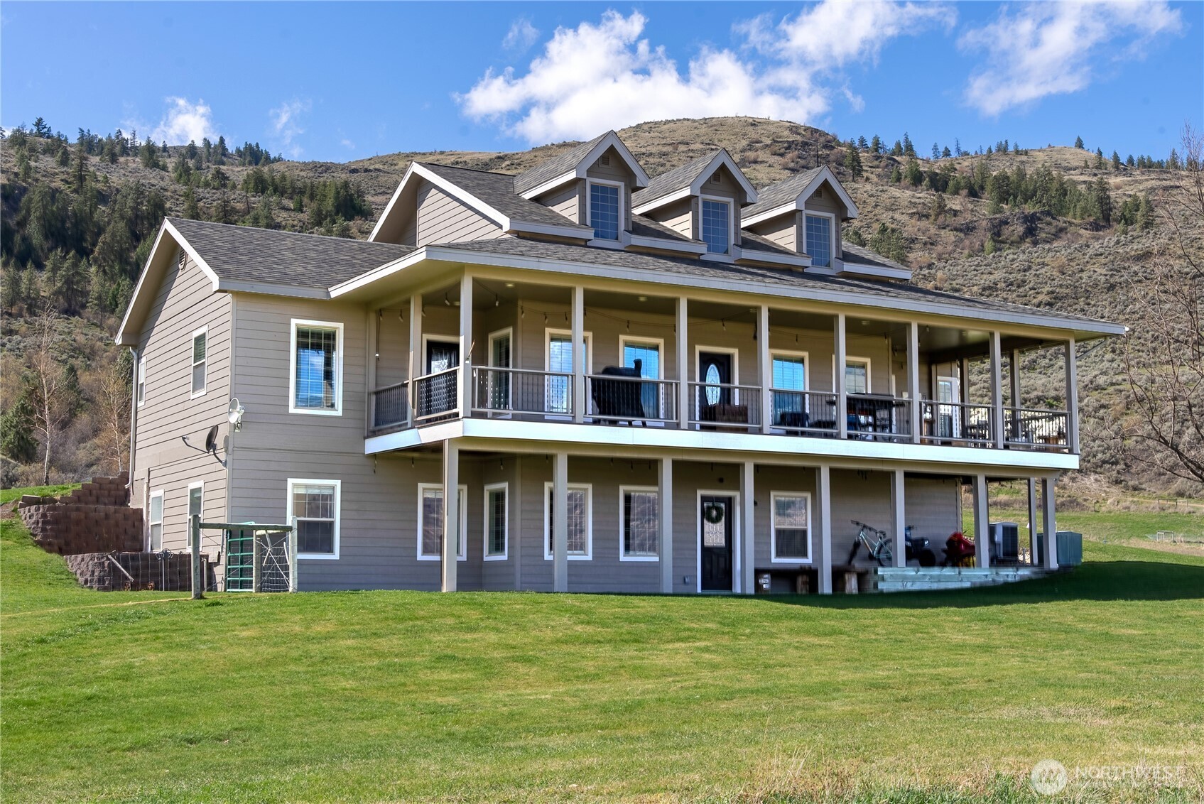31 Rooster Flats Oroville WA 98844