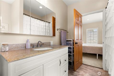 31 Rooster Flats Oroville WA 98844