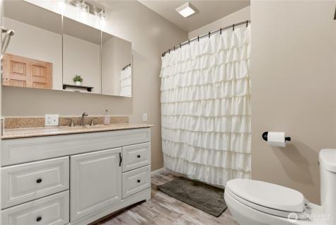 31 Rooster Flats Oroville WA 98844