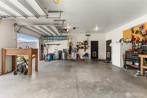 31 Rooster Flats Oroville WA 98844