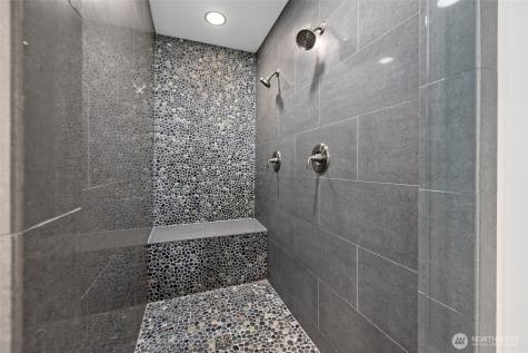 2722 SW Fairway Point Drive Oak Harbor WA 98277