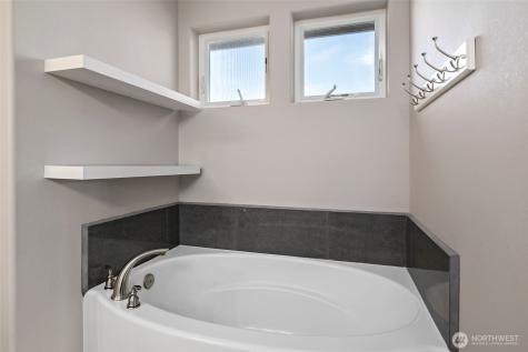2722 SW Fairway Point Drive Oak Harbor WA 98277