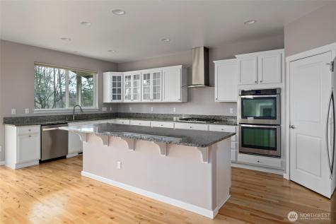 2722 SW Fairway Point Drive Oak Harbor WA 98277