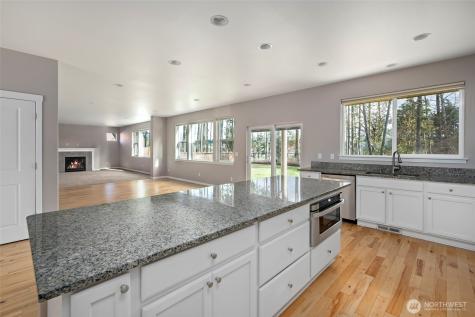2722 SW Fairway Point Drive Oak Harbor WA 98277