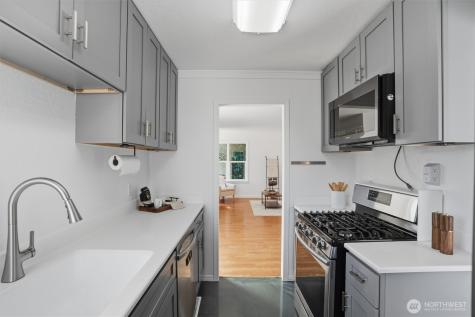 1329 N Cambrian Avenue Bremerton WA 98312