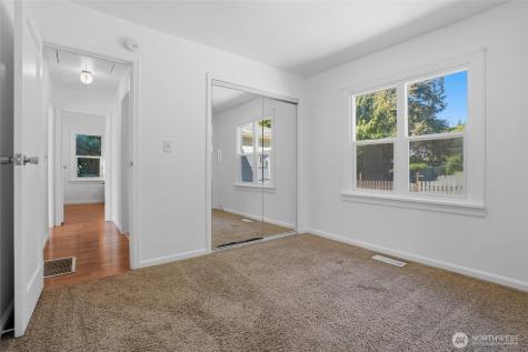 1329 N Cambrian Avenue Bremerton WA 98312