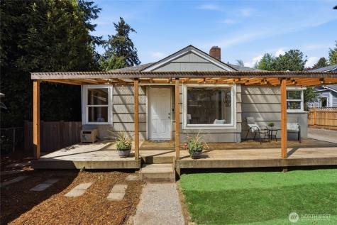 1329 N Cambrian Avenue Bremerton WA 98312