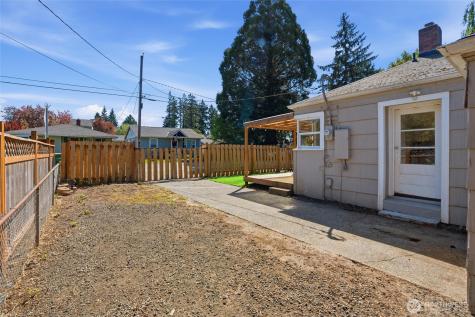 1329 N Cambrian Avenue Bremerton WA 98312