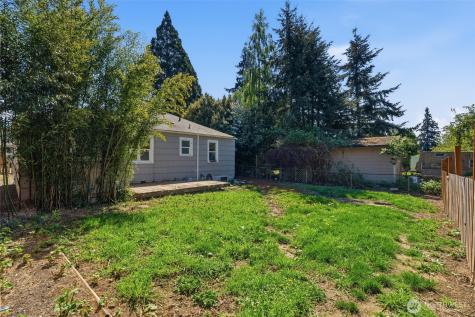 1329 N Cambrian Avenue Bremerton WA 98312