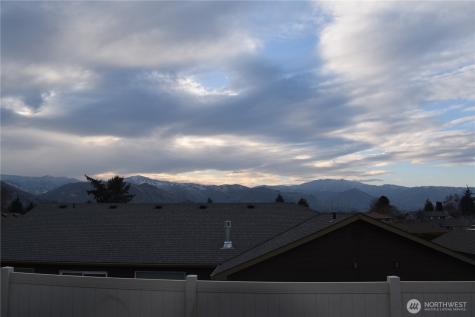 1363 Boulder Loop East Wenatchee WA 98802